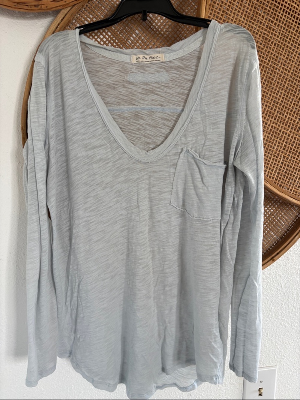 Free People We The Free Pocket Tee V-Neck Pocket Long-Sleeve Top size medium